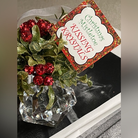 New Kissing Krystals Christmas Legend Of The Mistletoe Ornament Tii Collection - Picture 3 of 12